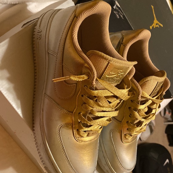 Air Force 1 - Picture 2 of 4